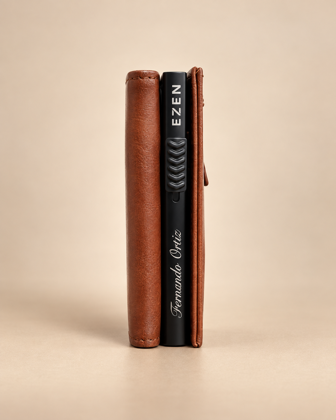 Billetera EZEN de cuero con detalle personalizado